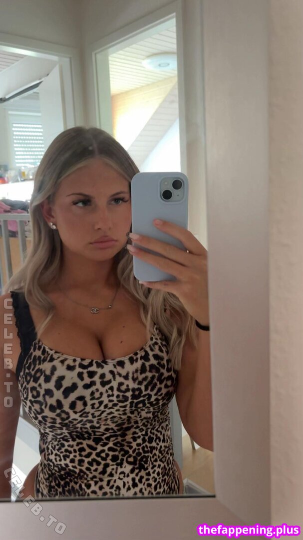 02.queenice / 18queenjce Fotografie OnlyFans Dezbrăcată #40