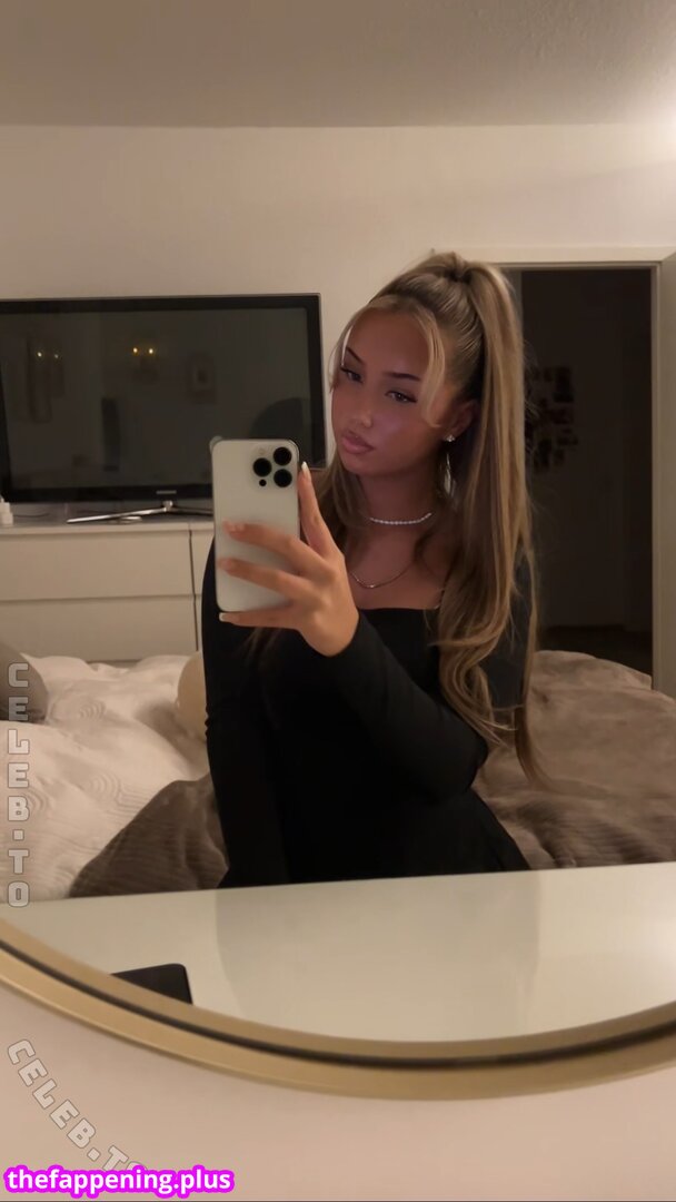 19j0yc3 Nahá OnlyFans fotografie #5