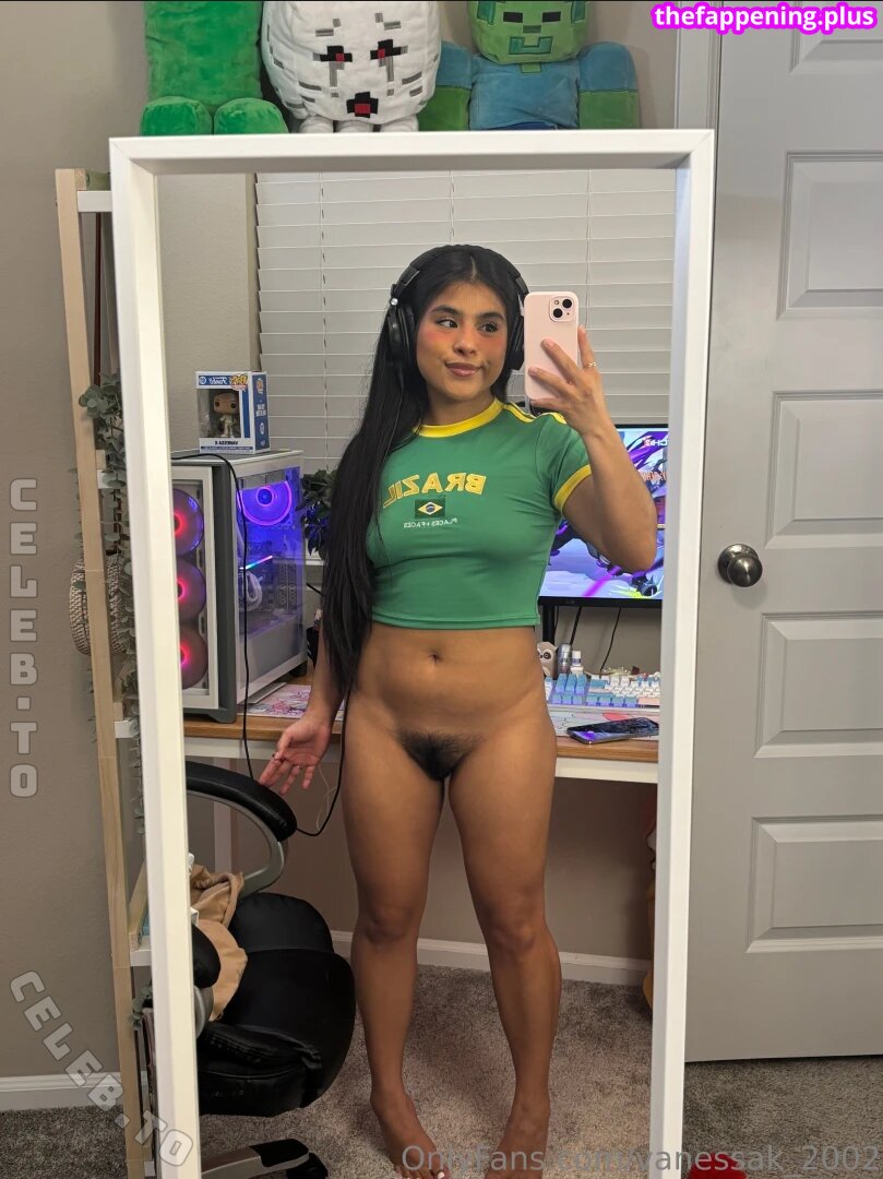444Vanessa / 444vanessak / bougie_vee / iitmythrowaway / vanessak_2002 Fotografie OnlyFans Dezbrăcată #18