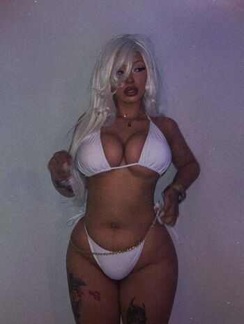 Full leaked Launica private onlyfans photo