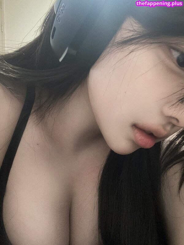 825io Nahá OnlyFans fotografie #11