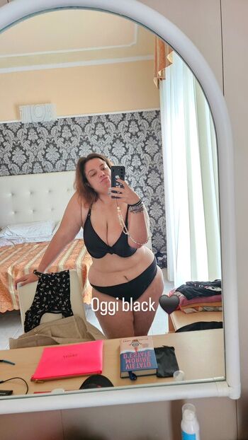 Full leaked Noemi private onlyfans photo
