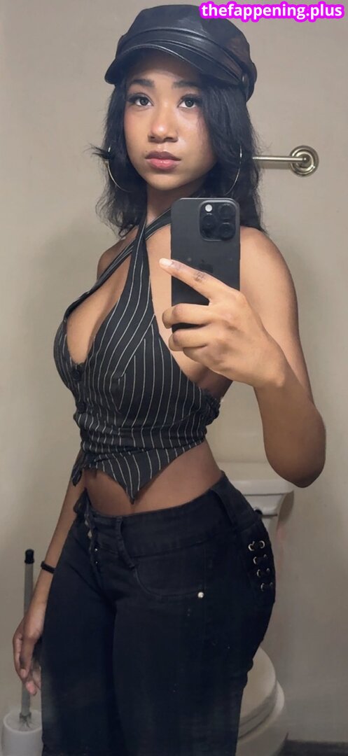 Jayla / aaliyahvoodoo / https: / prettyprincesslala / sanguinestarzz Fotografie OnlyFans Dezbrăcată #26