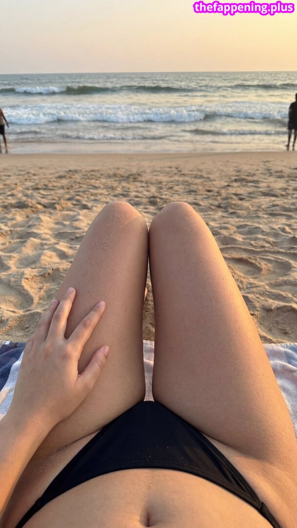 Aania Sharma / aaniasharmaa / https: 누드 OnlyFans 사진 #7