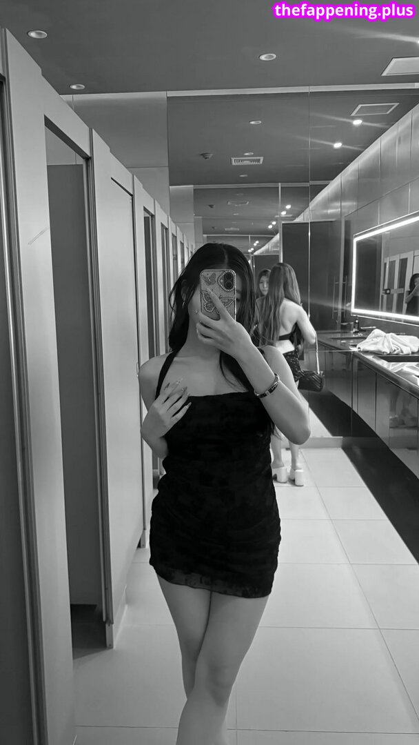 Saipetch B. / aaomhelloo Photo OnlyFans Nu #102
