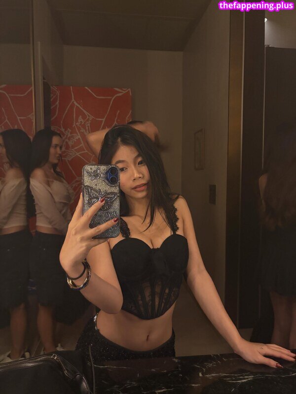 Saipetch B. / aaomhelloo Naken OnlyFans Foto #264