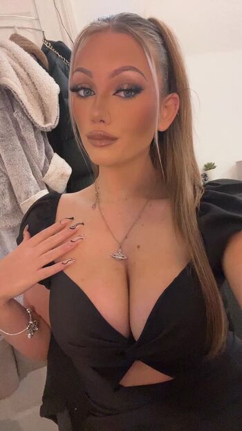 Full leaked Abi greasley private onlyfans photo