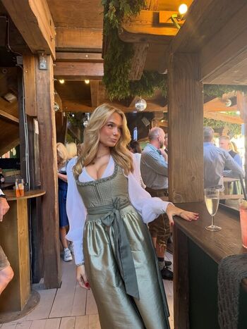 Full leaked Actuallyyhelen private onlyfans photo