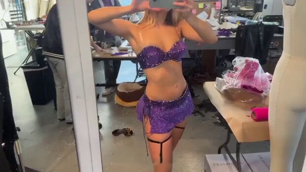 Full leaked Addison rae  page private onlyfans photo