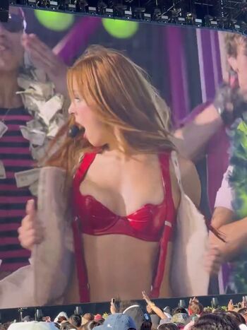 Full leaked Addison rae private onlyfans photo