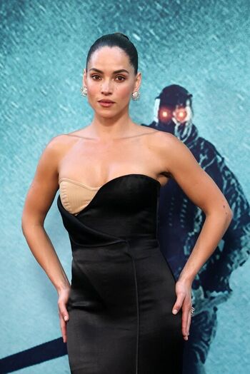 Adria Arjona