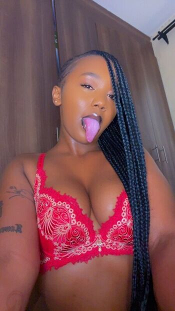 Full leaked African booty meat private onlyfans photo