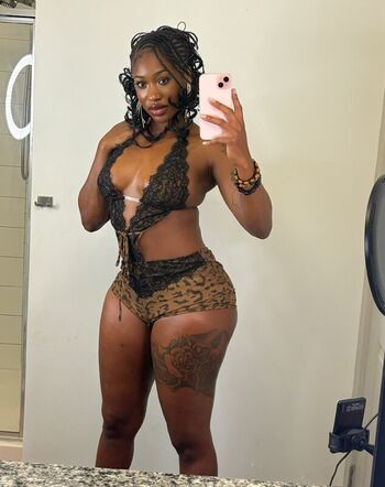 Full leaked African booty meat private onlyfans photo