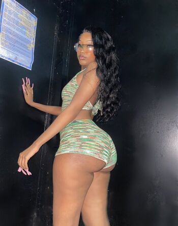Full leaked African booty meat private onlyfans photo