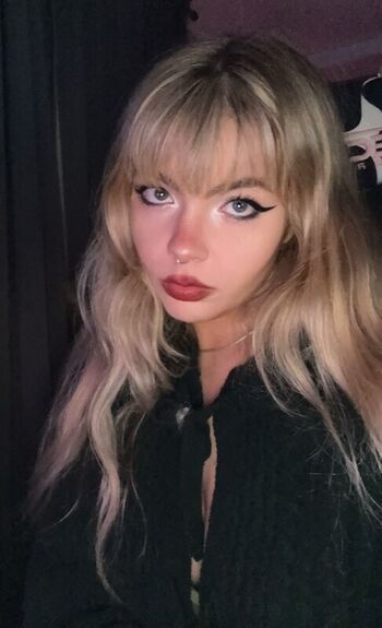 Full leaked Aiiygatorz private onlyfans photo