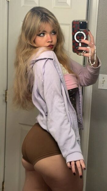Full leaked Aiiygatorz private onlyfans photo