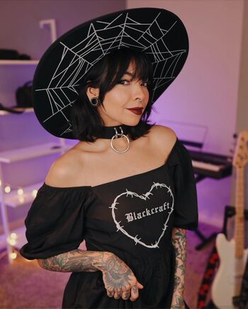 Full leaked Aileensenpaireacts page private onlyfans photo