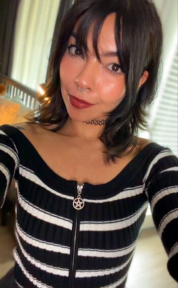 Full leaked Aileensenpaireacts private onlyfans photo