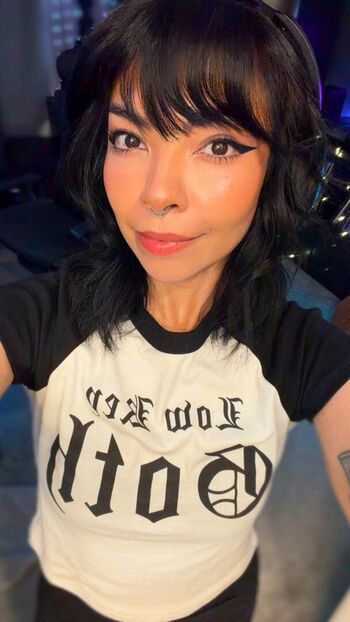 Full leaked Aileensenpaireacts private onlyfans photo