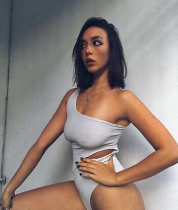 Full leaked Aili page private onlyfans photo