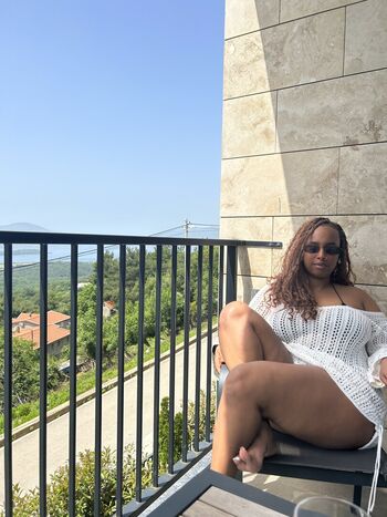 Full leaked Aishamoshope private onlyfans photo
