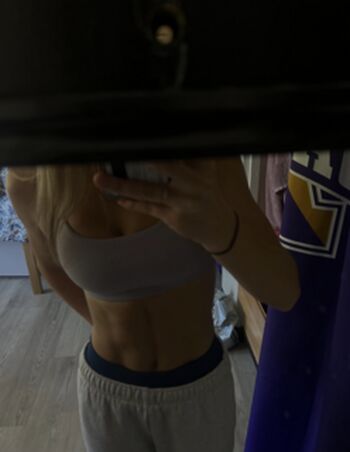 Full leaked Aiva pinches page private onlyfans photo