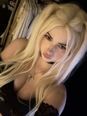 Full leaked Akianalol private onlyfans photo