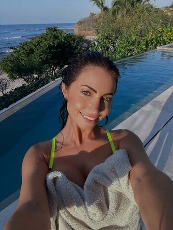 Full leaked Alannalouise  page private onlyfans photo