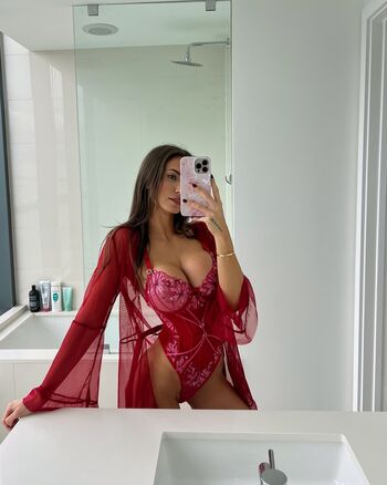 Full leaked Alannalouise private onlyfans photo