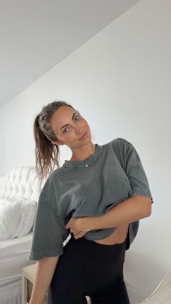 Full leaked Alannalouise page private onlyfans photo