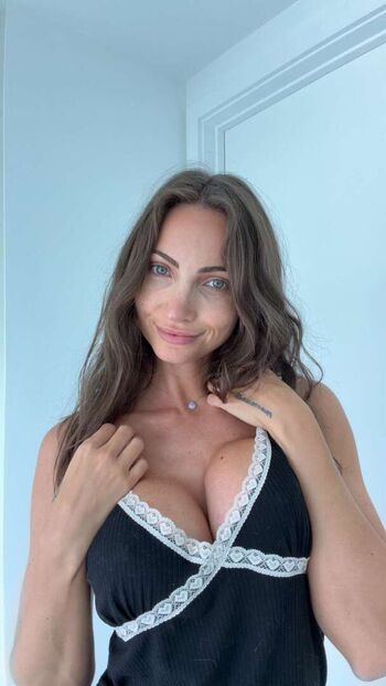 Full leaked Alannalouise  page private onlyfans photo
