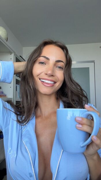 Full leaked Alannalouise page private onlyfans photo