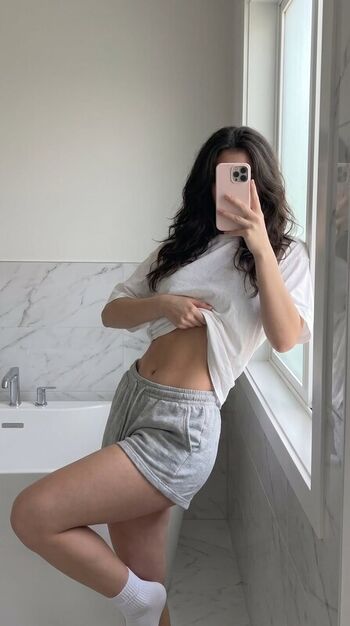 Full leaked Alasmin naaz private onlyfans photo