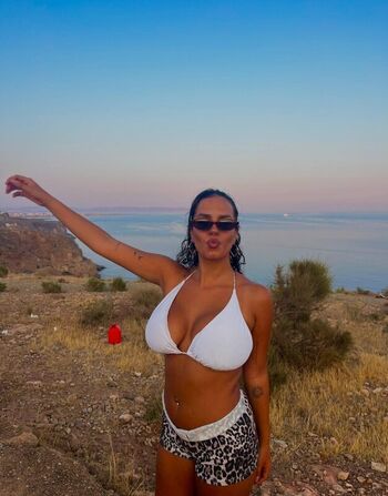 Full leaked Albaagdiazz private onlyfans photo