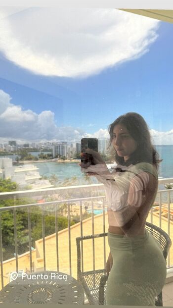 Full leaked Albanian girls private onlyfans photo