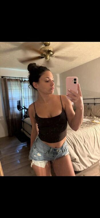 Full leaked Aleaarose private onlyfans photo