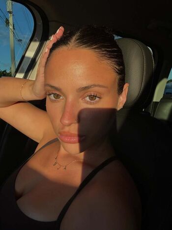 Full leaked Aleaarose private onlyfans photo