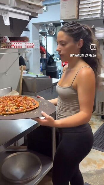 Full leaked Aleaarose private onlyfans photo