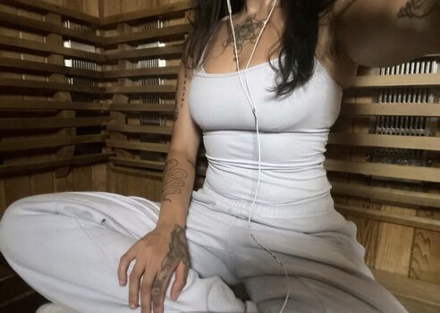 Full leaked Alearninggardens private onlyfans photo