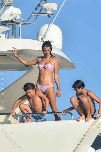 Full leaked Alessandra ambrosio private onlyfans photo