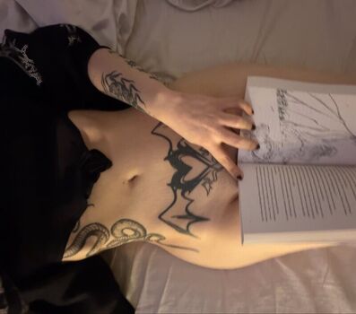 Full leaked Aleurierflare  page private onlyfans photo