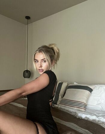 Full leaked Alexa breit  page private onlyfans photo