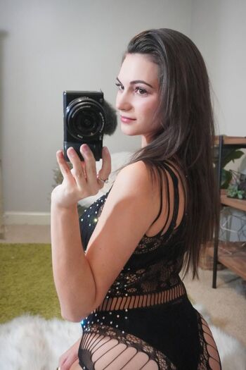Full leaked Alexiaraye private onlyfans photo