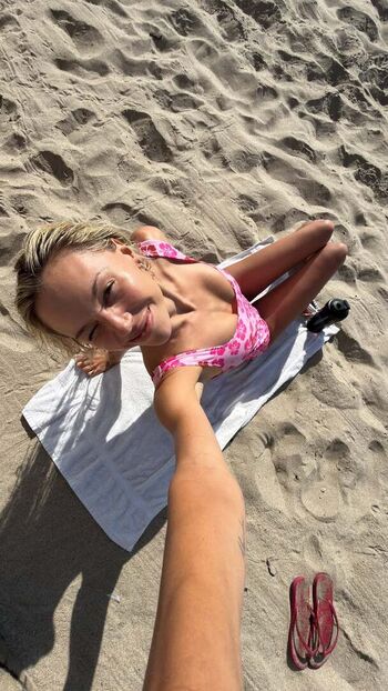 Full leaked Alexis ren private onlyfans photo