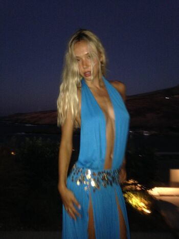 Full leaked Alexis ren page private onlyfans photo
