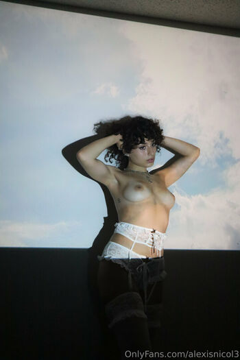 AlexisNicol3