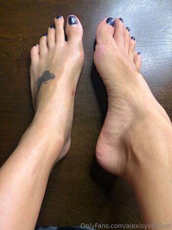 Full leaked Alexisyogafeet private onlyfans photo