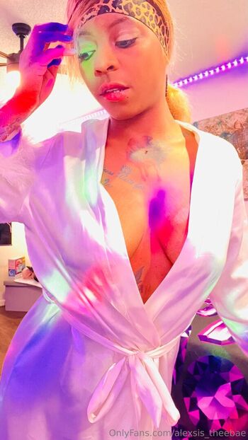 alexsis_theebae