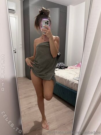 Full leaked Aleynabaddie  page private onlyfans photo