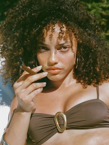 Full leaked Aliana king page private onlyfans photo